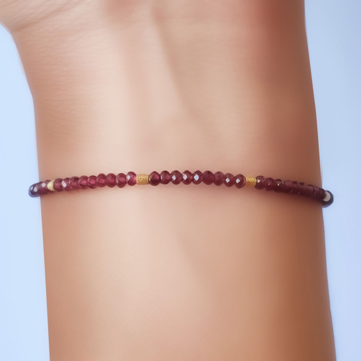 COGGIOLA - Pulsera Granate Facetado 3mm Mostacilla Enchapado Oro 18K