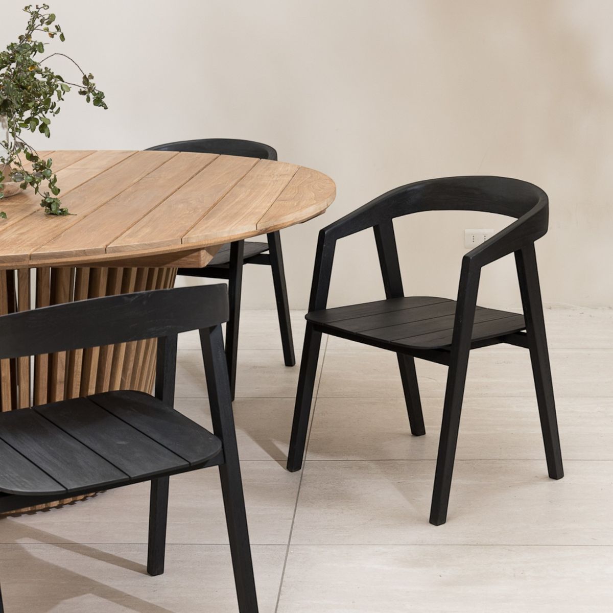 AMOBLE - Sitial Jarpa Negro Amoblé