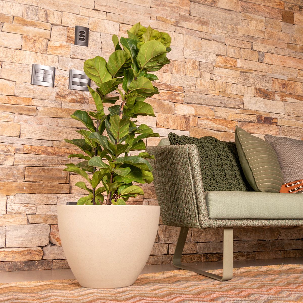 MILK - Macetero Cone Bajo 36 Arena Con Plato