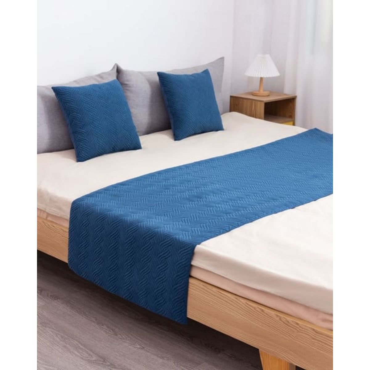 GENERICO - JUEGO DE PIECERA DE CAMA CON 2 FUNDAS MODELO PLUSH AZUL