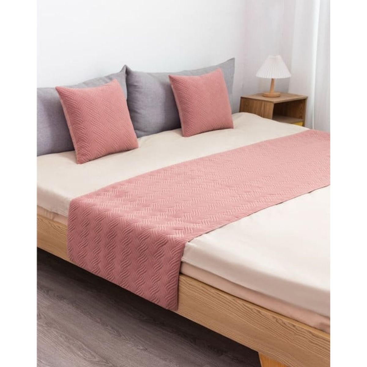 GENERICO - JUEGO DE PIECERA DE CAMA MAS 2 COJIN CON FUNDAS MODELO PLUSH ROSADO