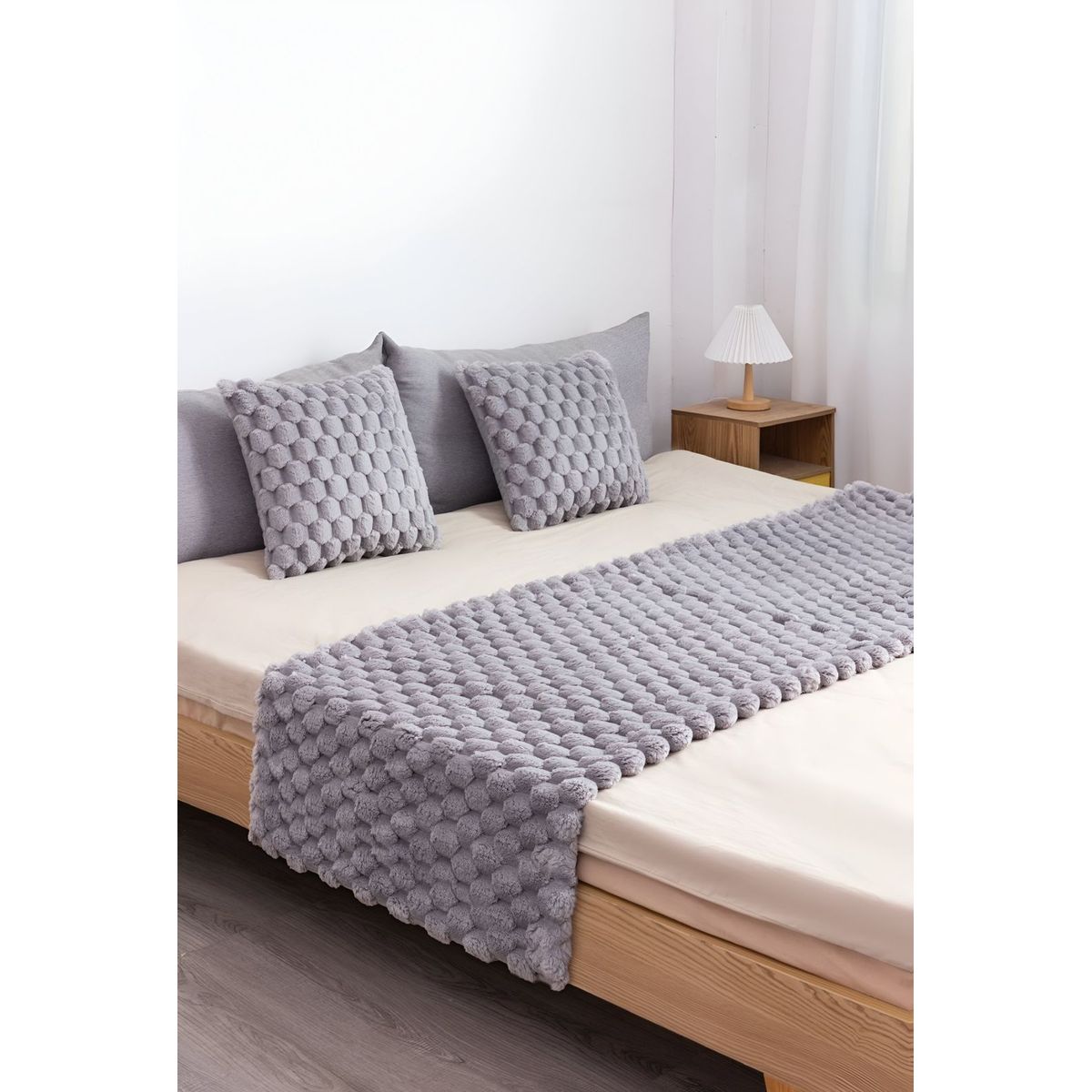 GENERICO - PIECERA DE CAMA DECORATIVA MODELO PERLA GRIS.
