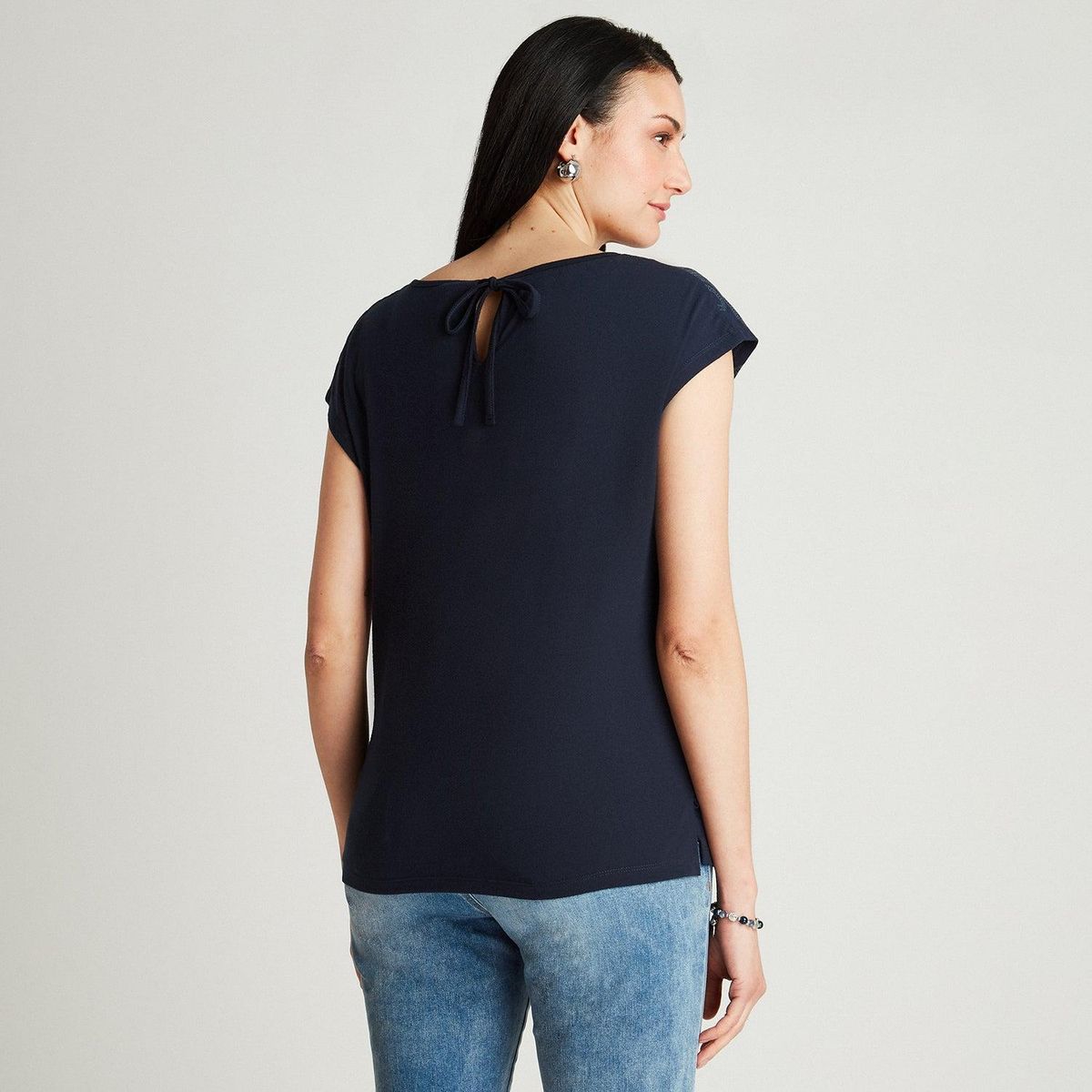 CURVI - Polera Azul Manga Corta Estampado Frontal