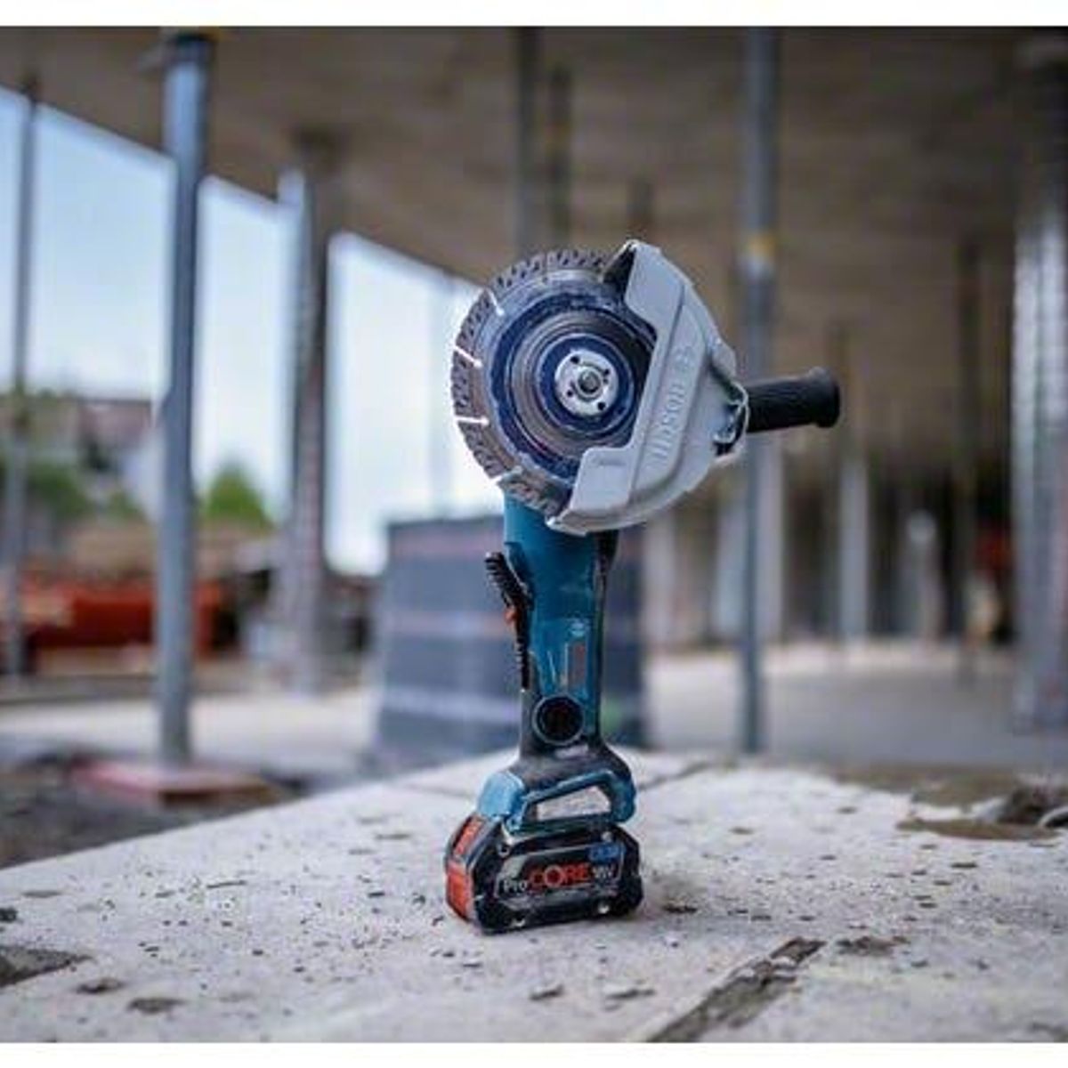 BOSCH - ESMERIL ANGULAR BOSCH GWS 18V-180PB