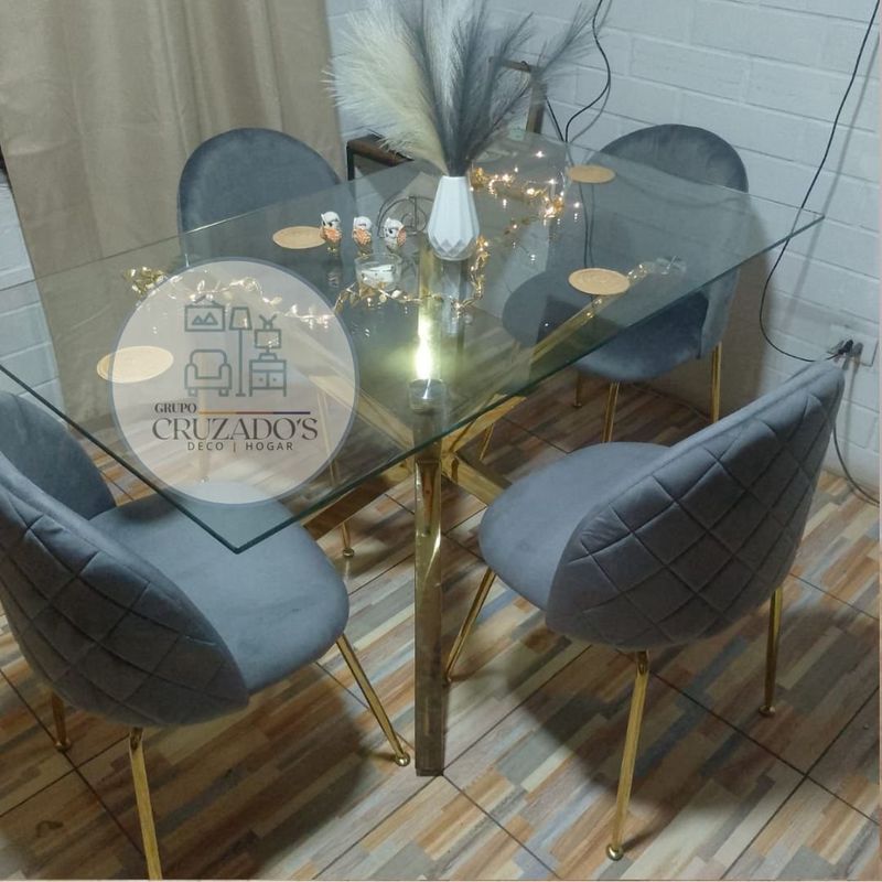 GENERICO - JUEGO COMEDOR 140X80 MAS 4 SILLAS LUXURY GOLD FELPA.