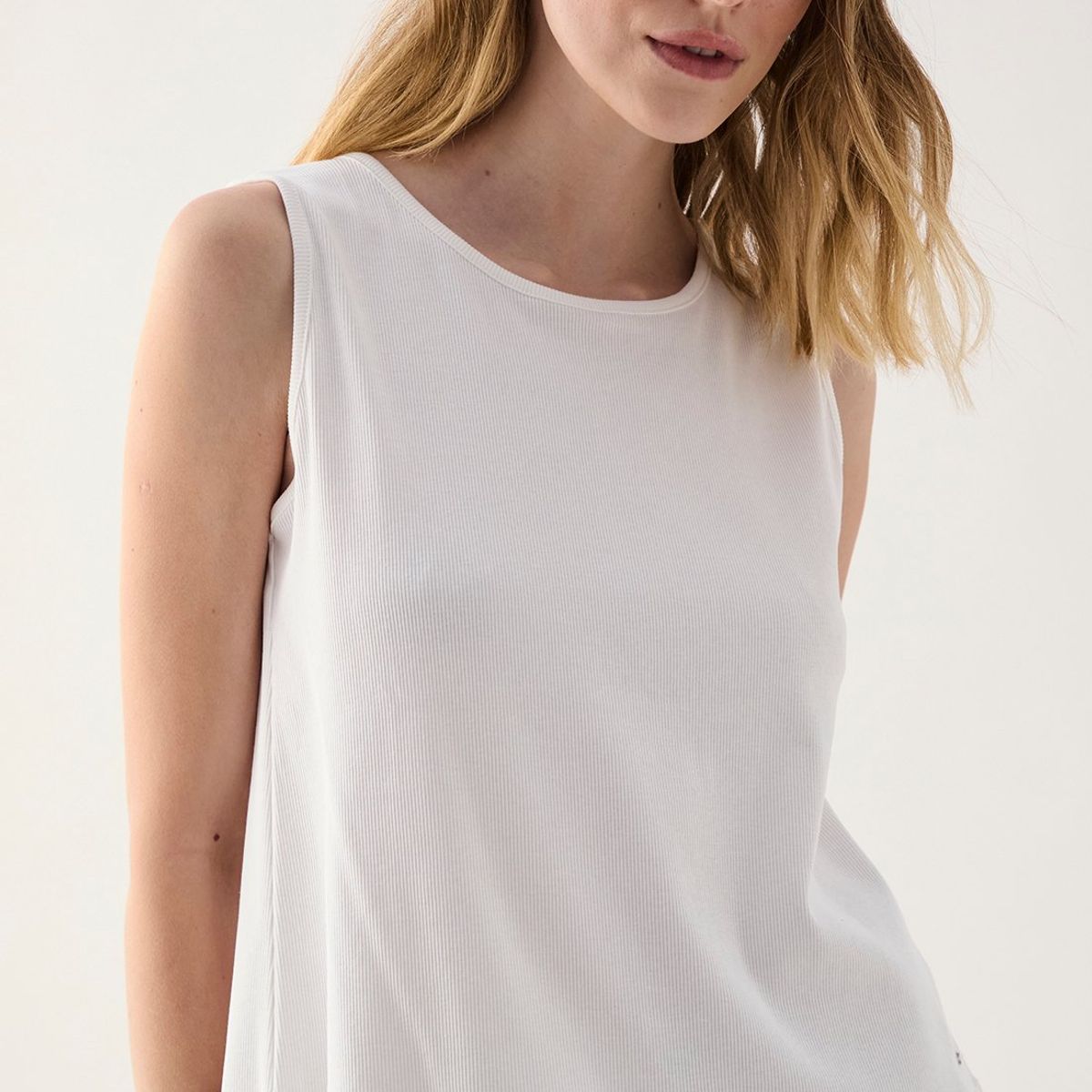 ASH - Polera Sin Mangas Crudo Mujer Ash