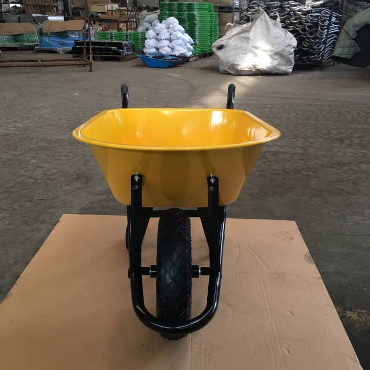 GENERICO - carretilla 90 lts  capacidad 200 kg