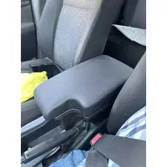 MUNDO MAGIA - Consola Apoyabrazos Toyota Hilux 2016-2024