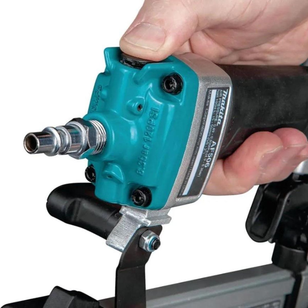 MAKITA - CLAVADORA NEUMATICA MAKITA 18GA AF506