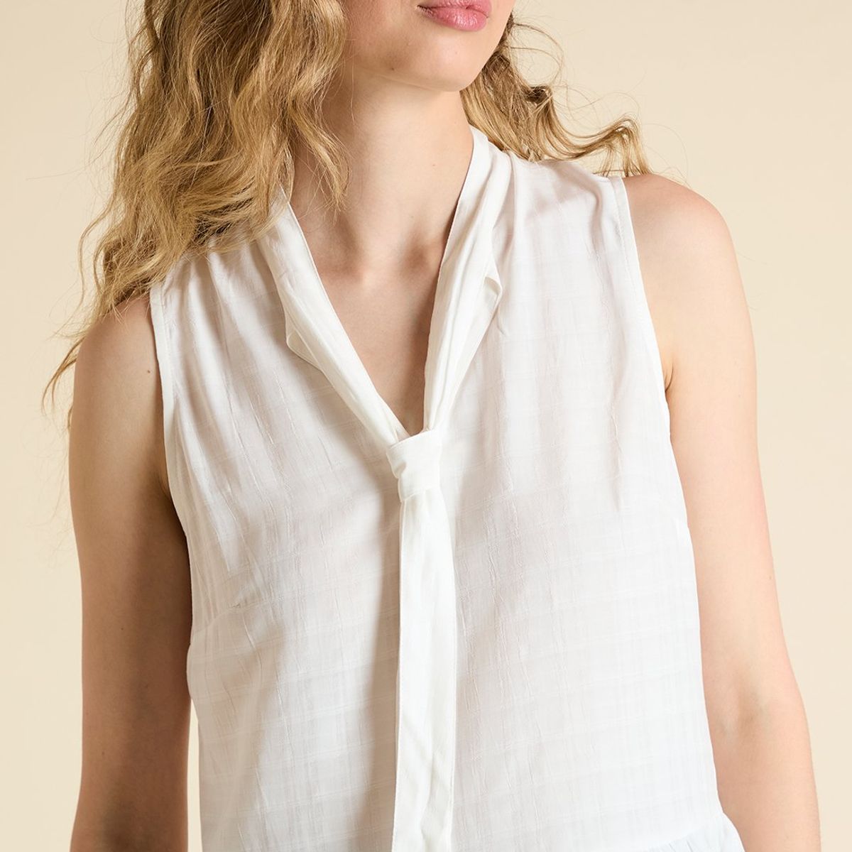 IO - Blusa Sin Mangas Crudo Mujer Io
