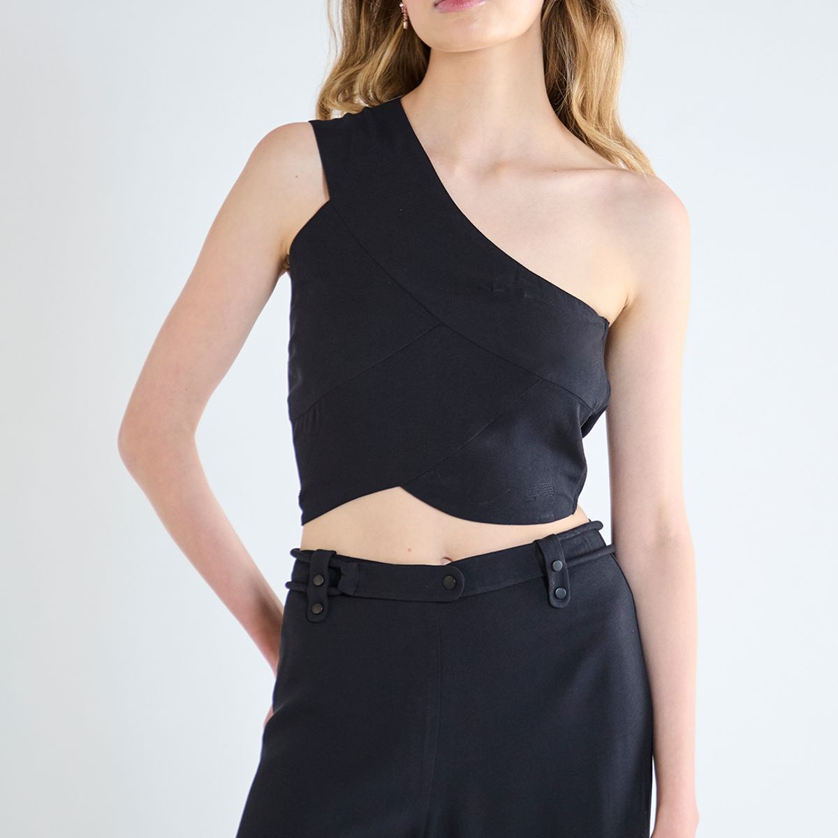 IO - Blusa Sin Mangas Negro Mujer Io