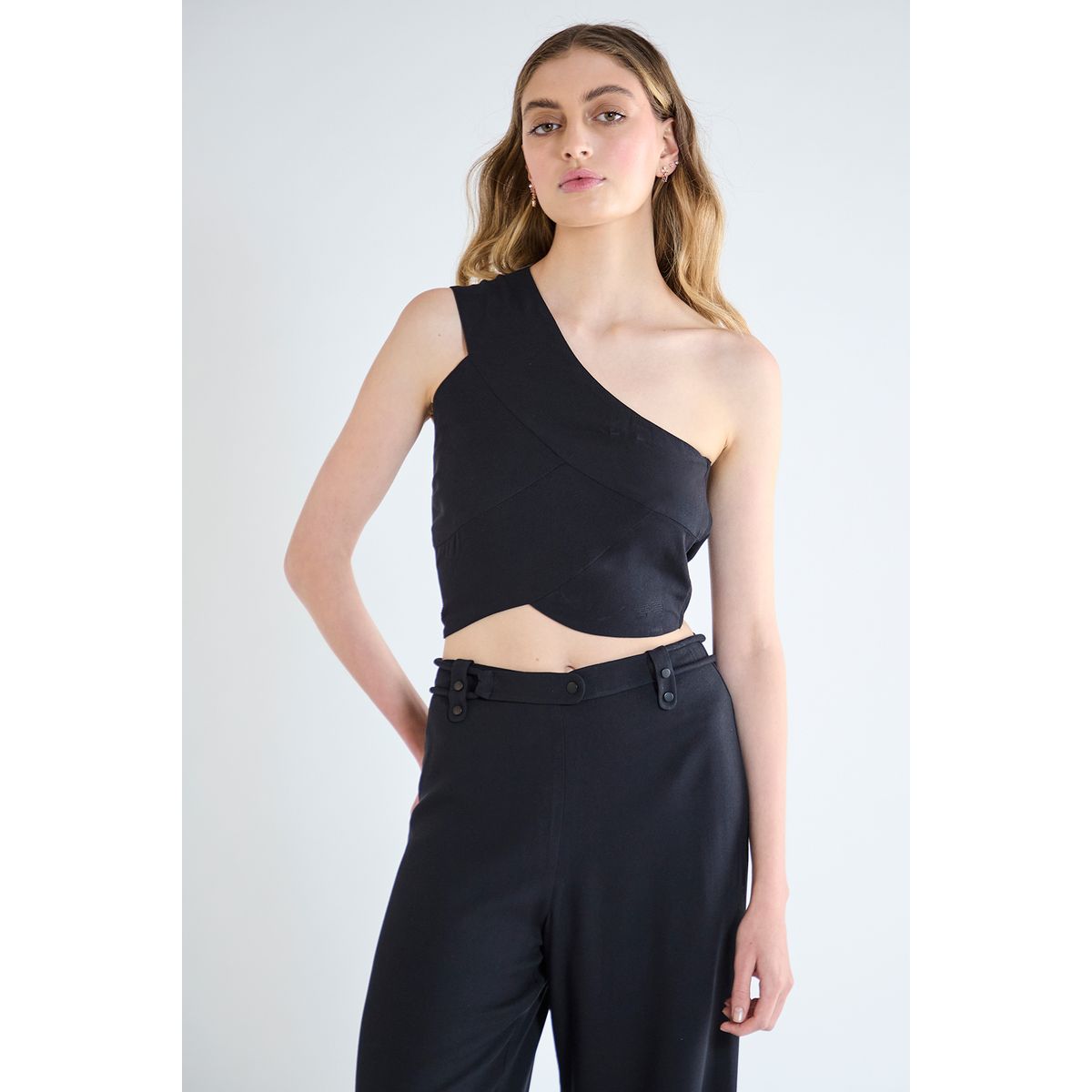 IO - Blusa Sin Mangas Negro Mujer Io