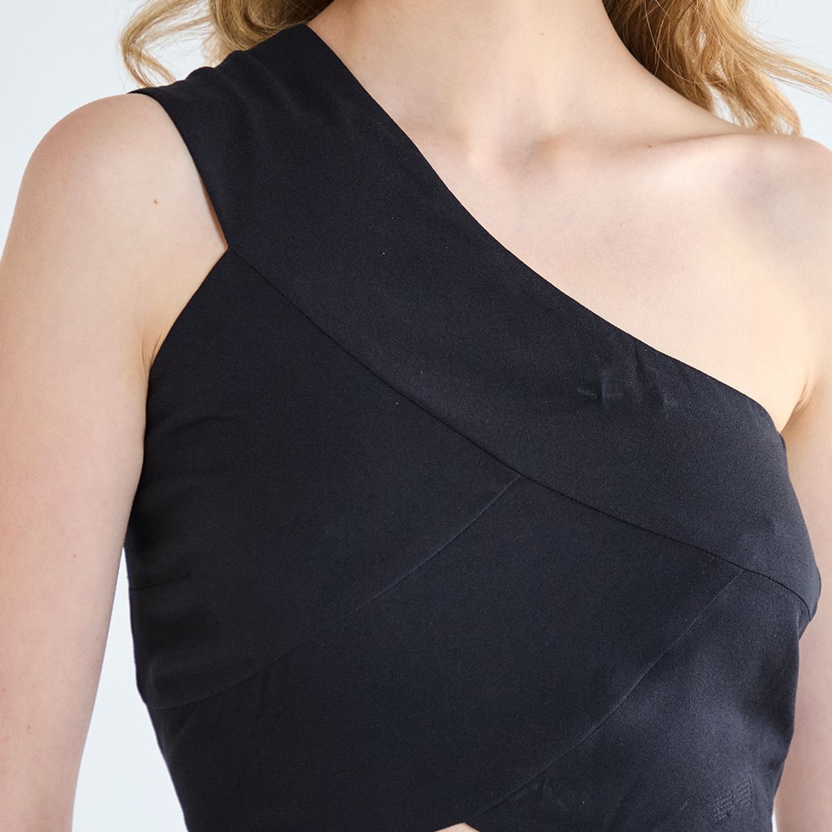 IO - Blusa Sin Mangas Negro Mujer Io