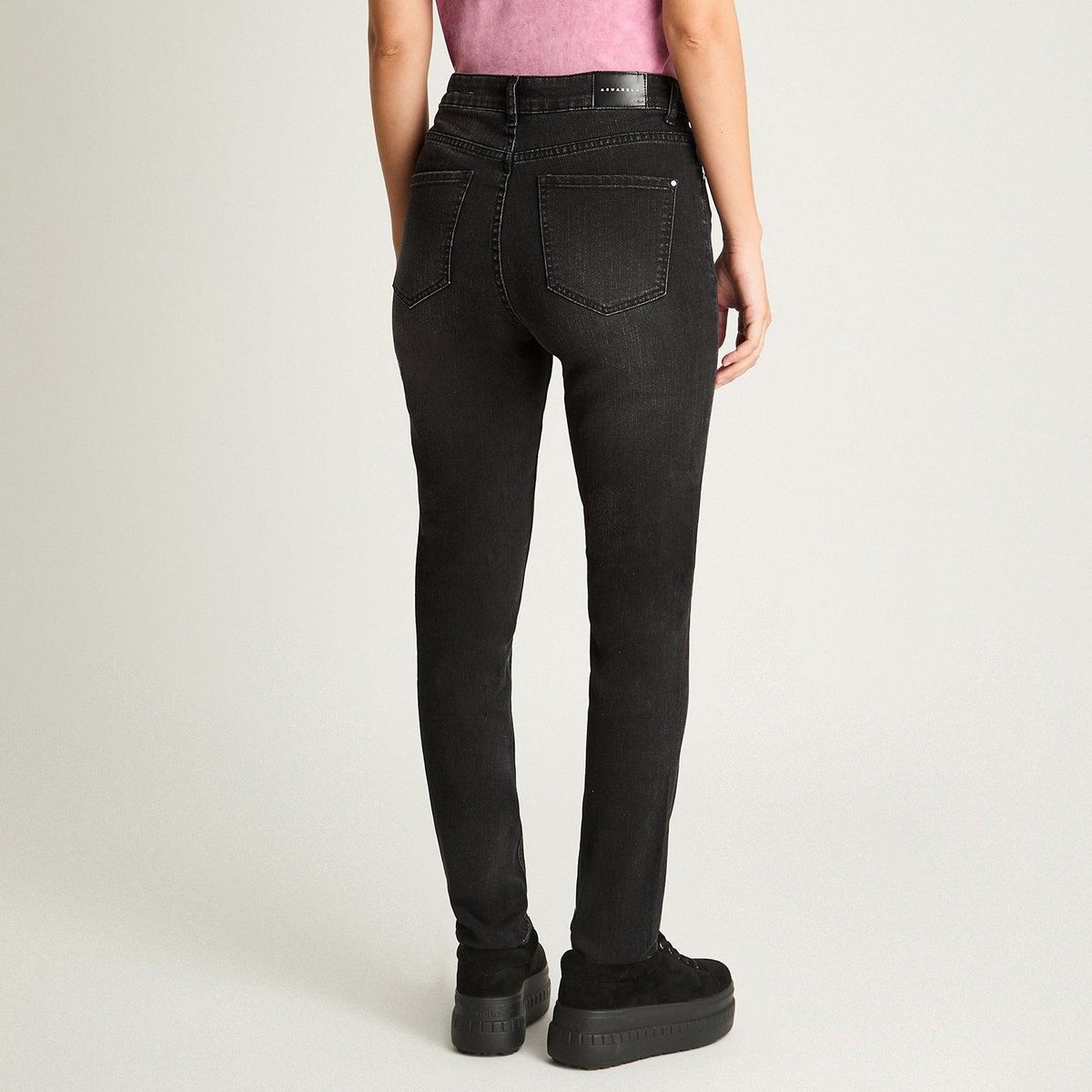 ACUARELA - Jeans Tiro Alto Skinny Negro