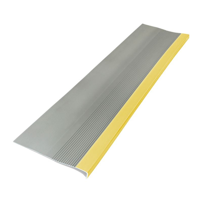 QRUBBER - Grada Pvc Estriada De Alto Tráfico 300 x 32 x 0,4cm QRubber