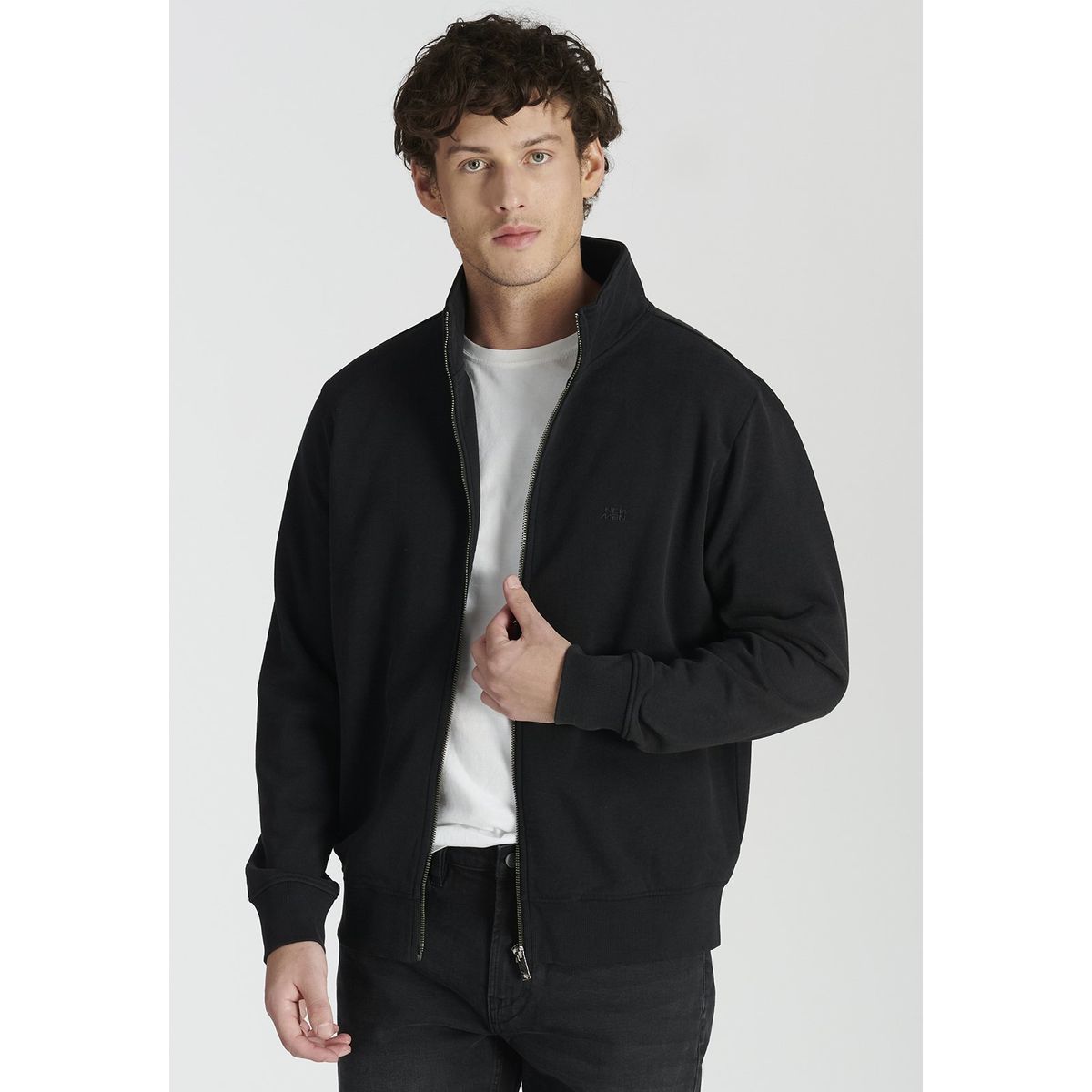 NEW MAN - Polerón Cue Heritage Negro Newman