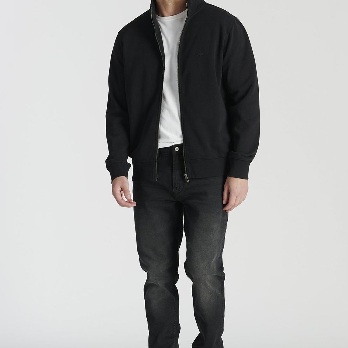 NEW MAN - Polerón Cue Heritage Negro Newman