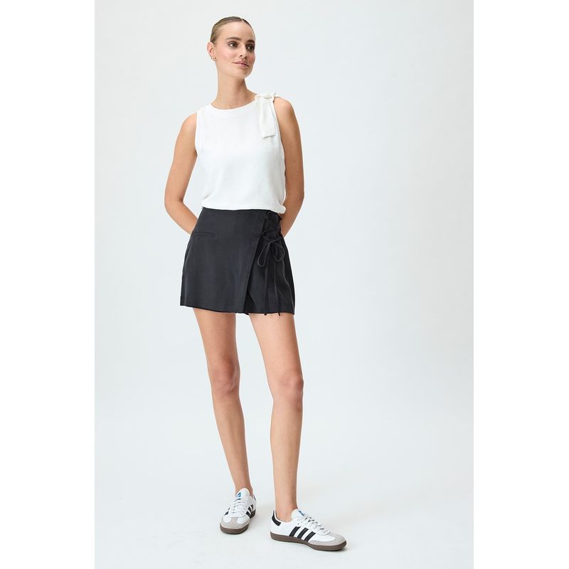IO - Short Liso Negro iO