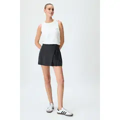 IO - Short Negro Mujer