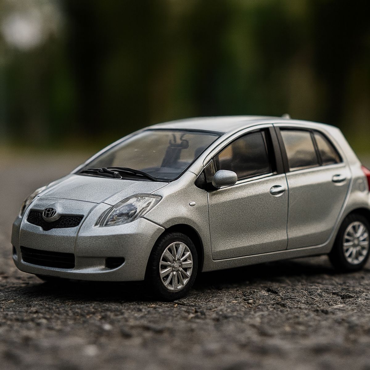 WELLY - Auto Toyota Yaris S Escala 1:43 - Welly