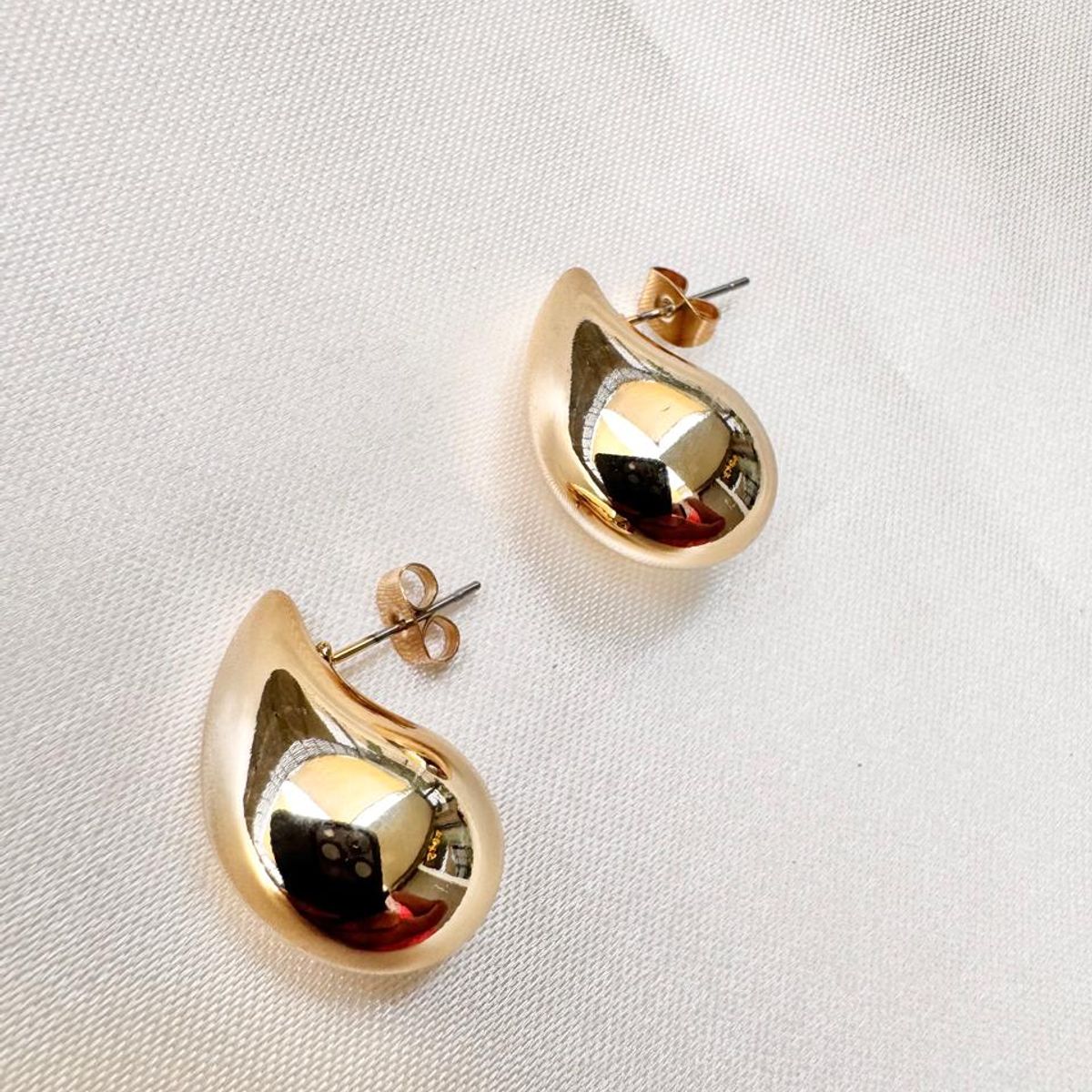 GENERICO - Aros con baño de oro Golden Rain Drops