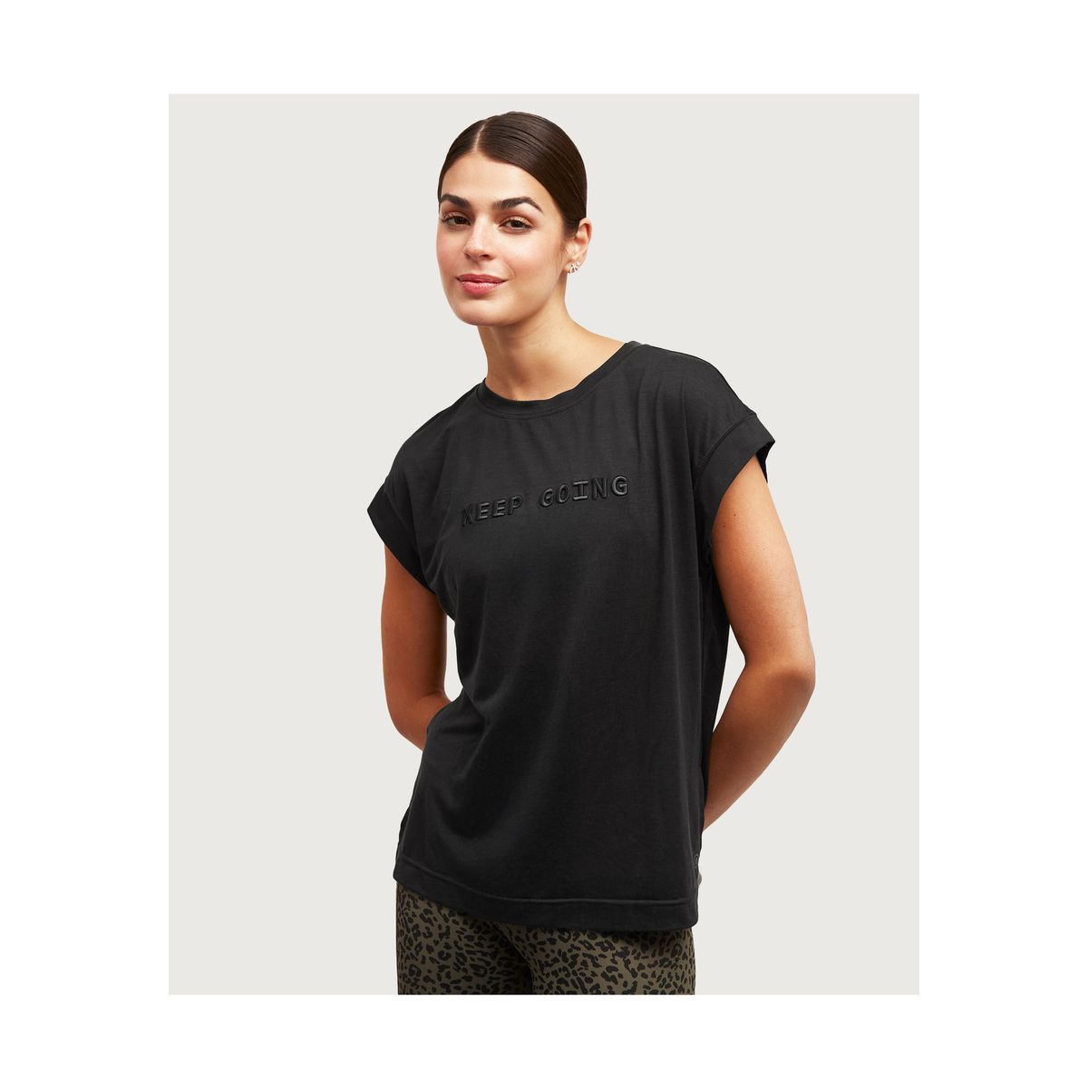 LOUNGE - Polera Deportiva Relax Fit LOUNGE