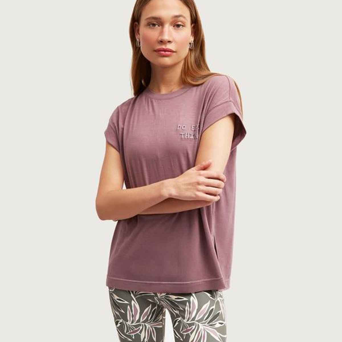 LOUNGE - Polera Deportiva Relax Fit LOUNGE