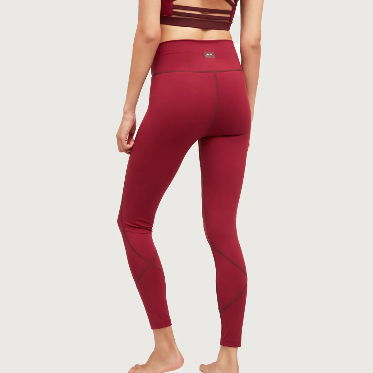 LOUNGE - Calza Deportiva Lisa Unicolor Burdeo LOUNGE