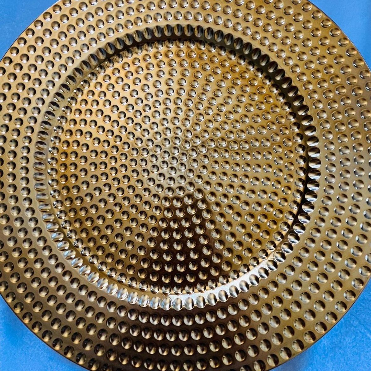 TERRA ESTILO - 6 Platos Bases Dorados textura puntitos