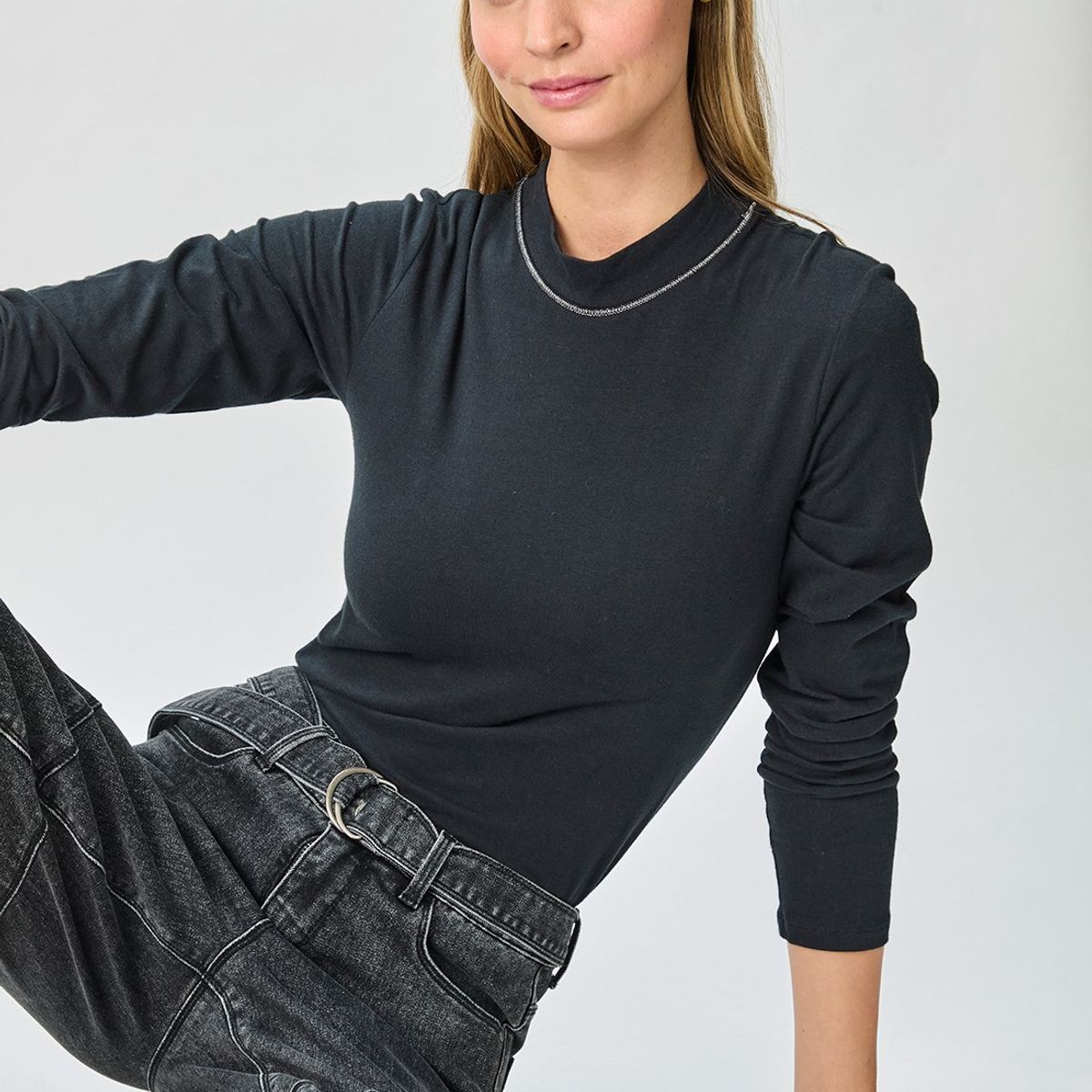 IO - Polera Manga Larga Negro Mujer Io