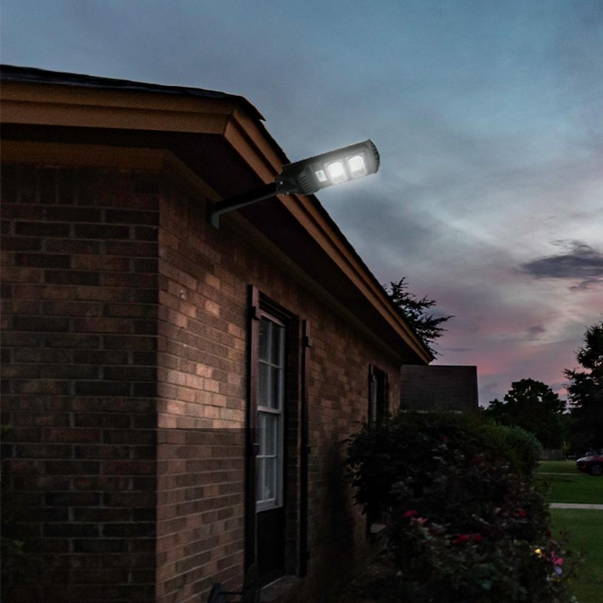 BP ILUMINACION - Luminaria Solar 30W Con Sensor y Gancho