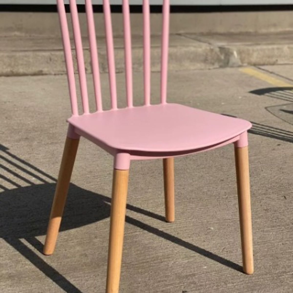 HABITA2 CHILE - Silla de Comedor Windsor de Polipropileno Rosada