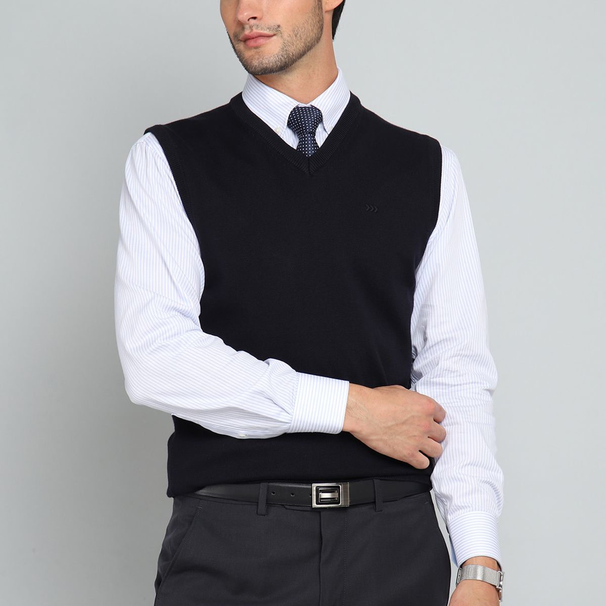 ARROW - Sweater Sin Mangas Arrow ARROW