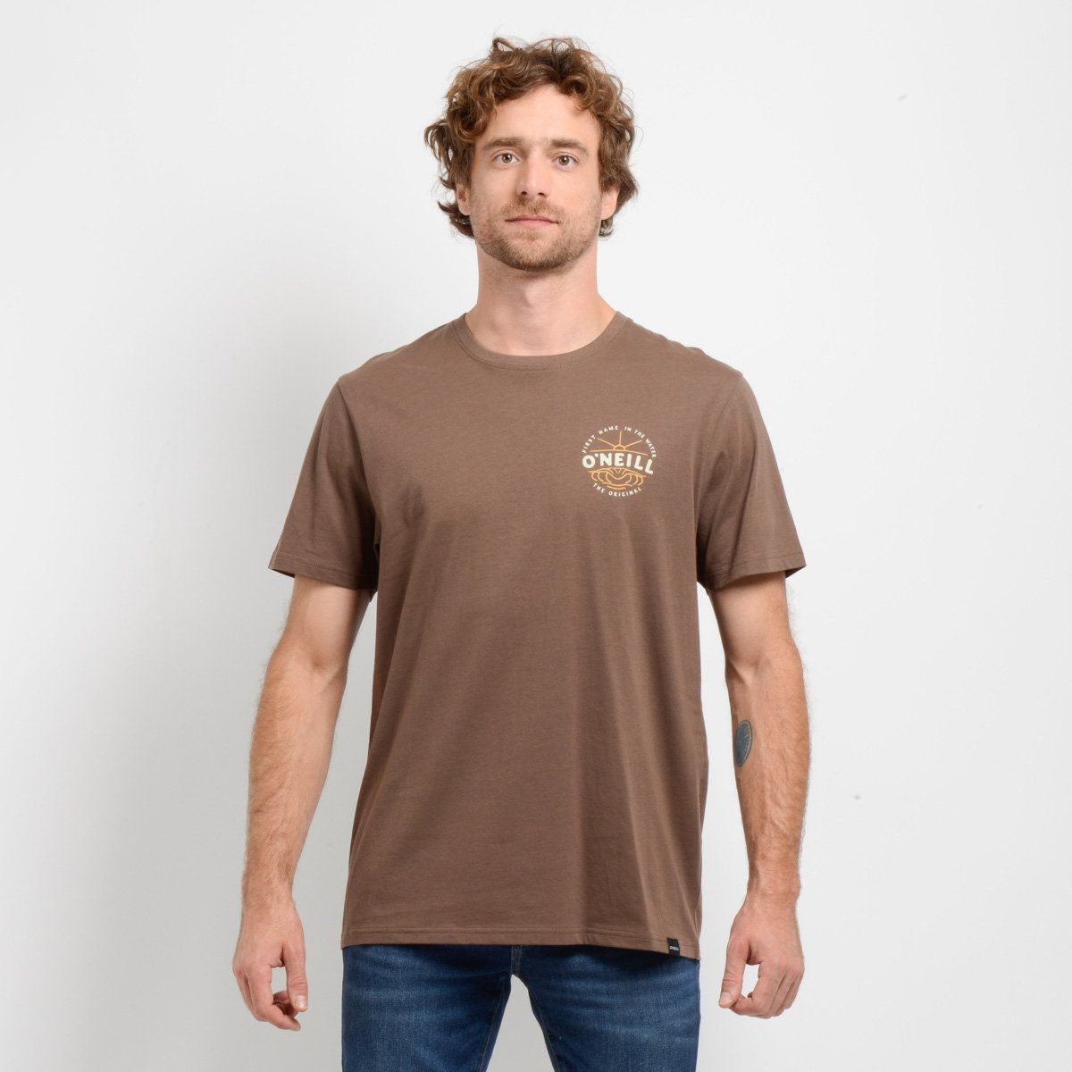 O'NEILL - POLERA MANGA CORTA EMBOSSED CAFÉ