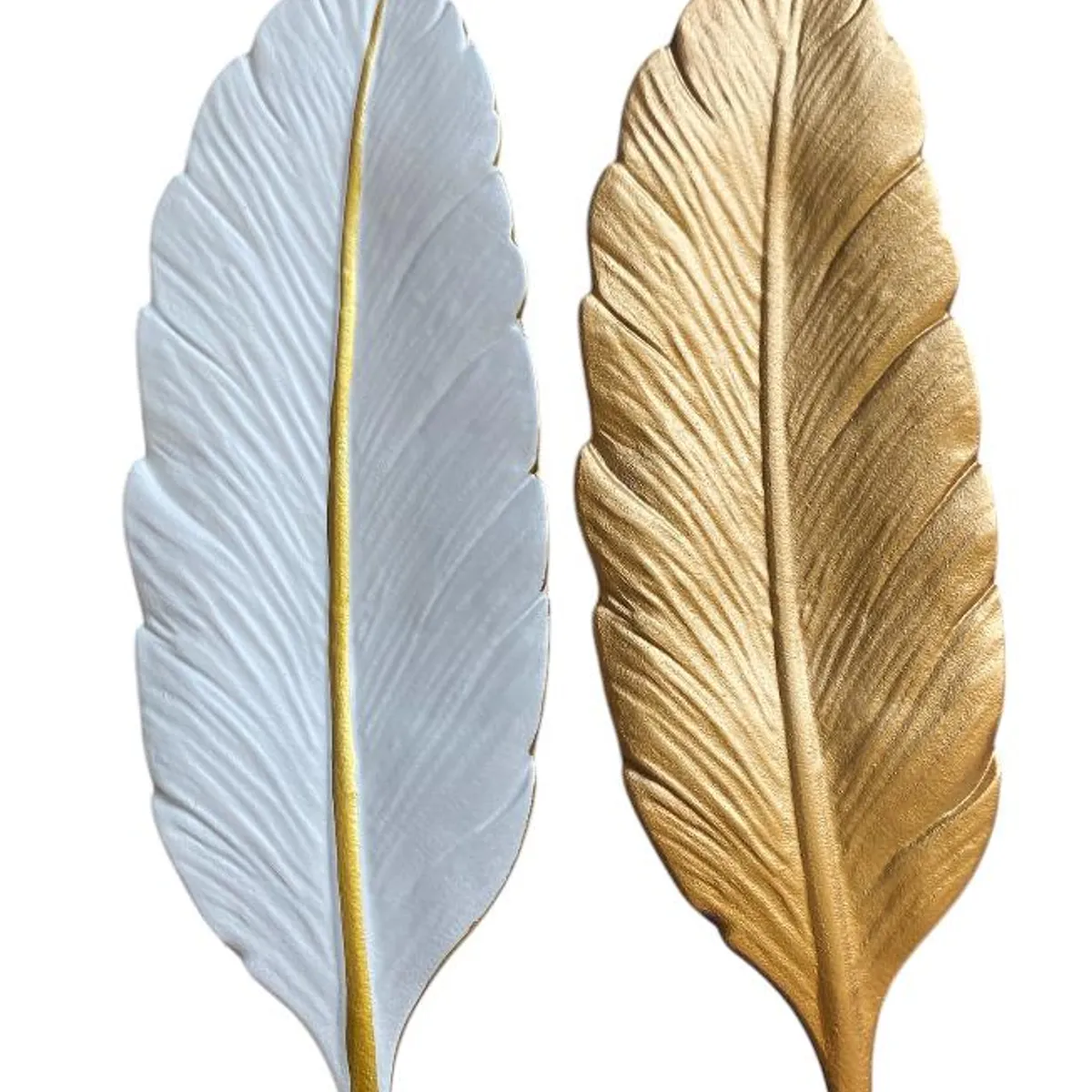 GENERICO - PACK BANDEJA   PLUMA BLANCA - DORADA  Medidas 40 x 14 x 2 cm