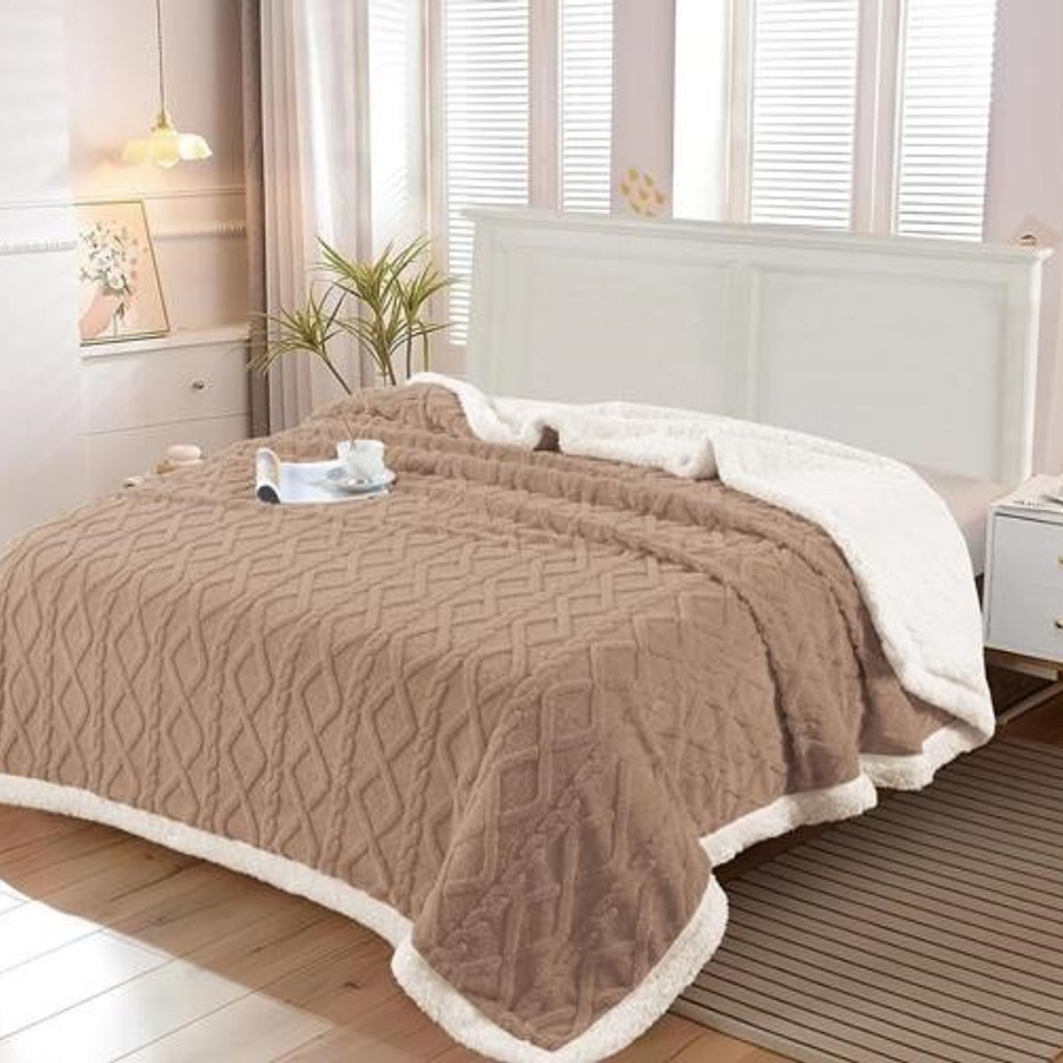 GENERICO - FRAZADA TEXTURIZADA CON CHIPORRO UNICOLOR CAFE 2 PLAZAS RS