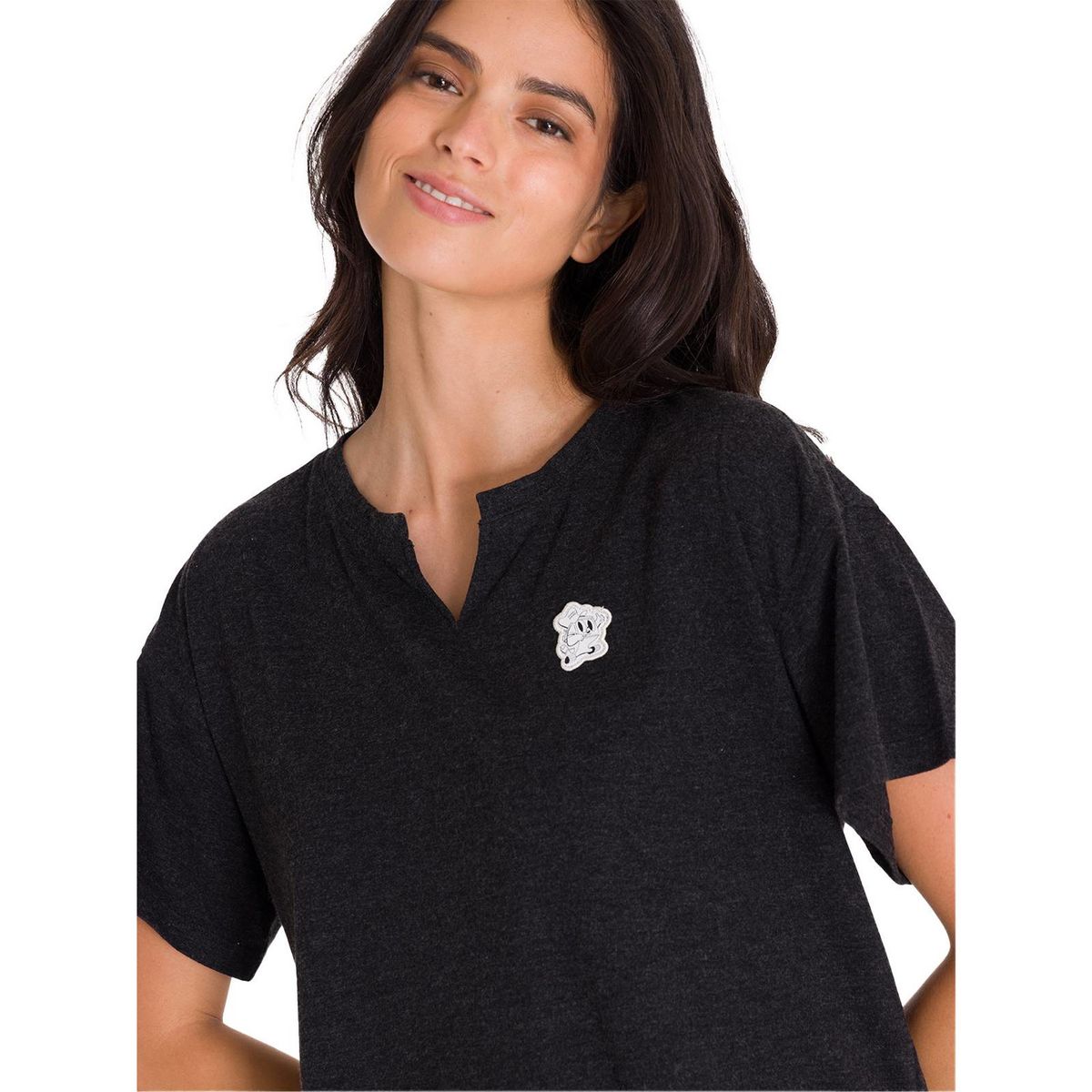 CAT - Polera Notch Neck Danny Graphic 1 Mujer Negra CAT