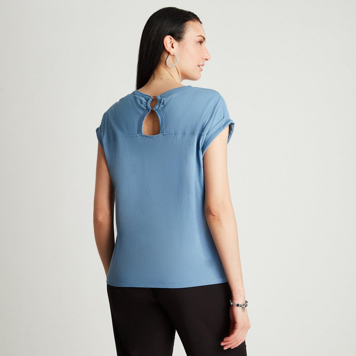 CURVI - Polera azul Manga Corta Print Y Detalle En Espalda