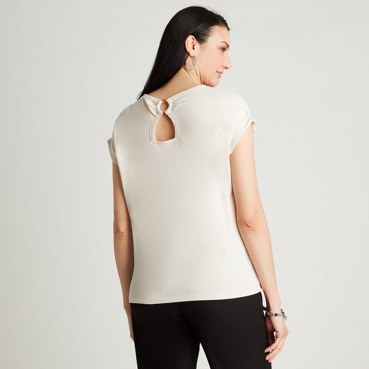 CURVI - Polera Beige Manga Corta Estampado