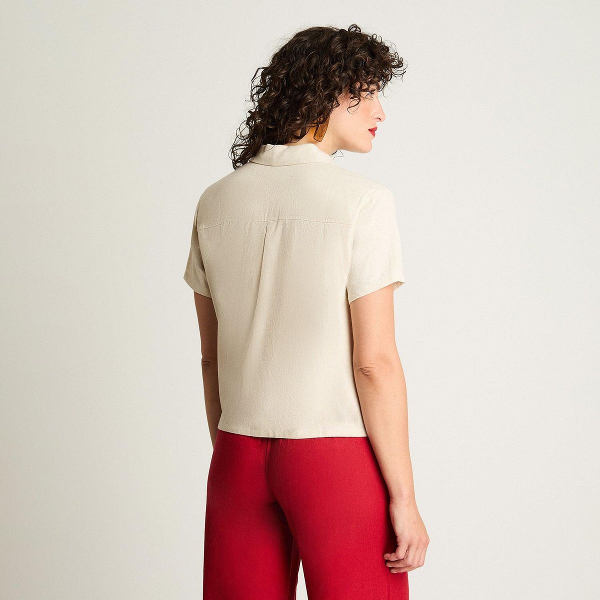 LORENZO DI PONTTI - Blusa Corta Lino Con Bolsillos Beige
