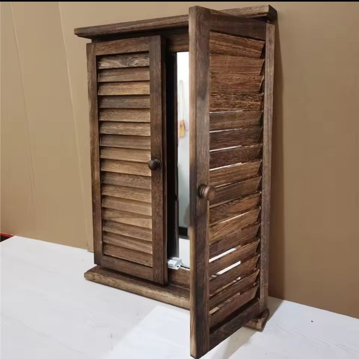 GENERICO - ESPEJO CON POSTIGOS RECTANGULAR PUERTAS CELOSIA COLOR CAFE