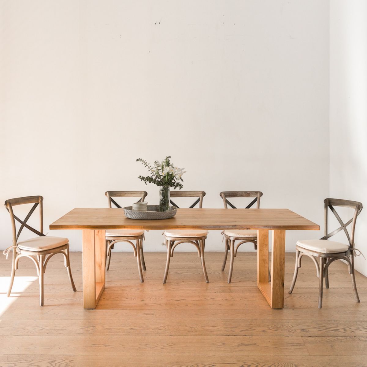 AMOBLE - Mesa De Comedor Montblanc Roble 240 Amoblé