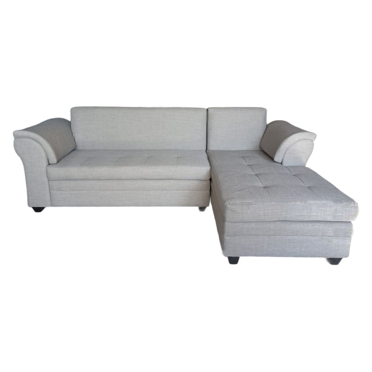 MUEBLERIA LATINA - ML SECCIONAL LINO MUSTANG CHICO DERECHO GRIS CLARO.