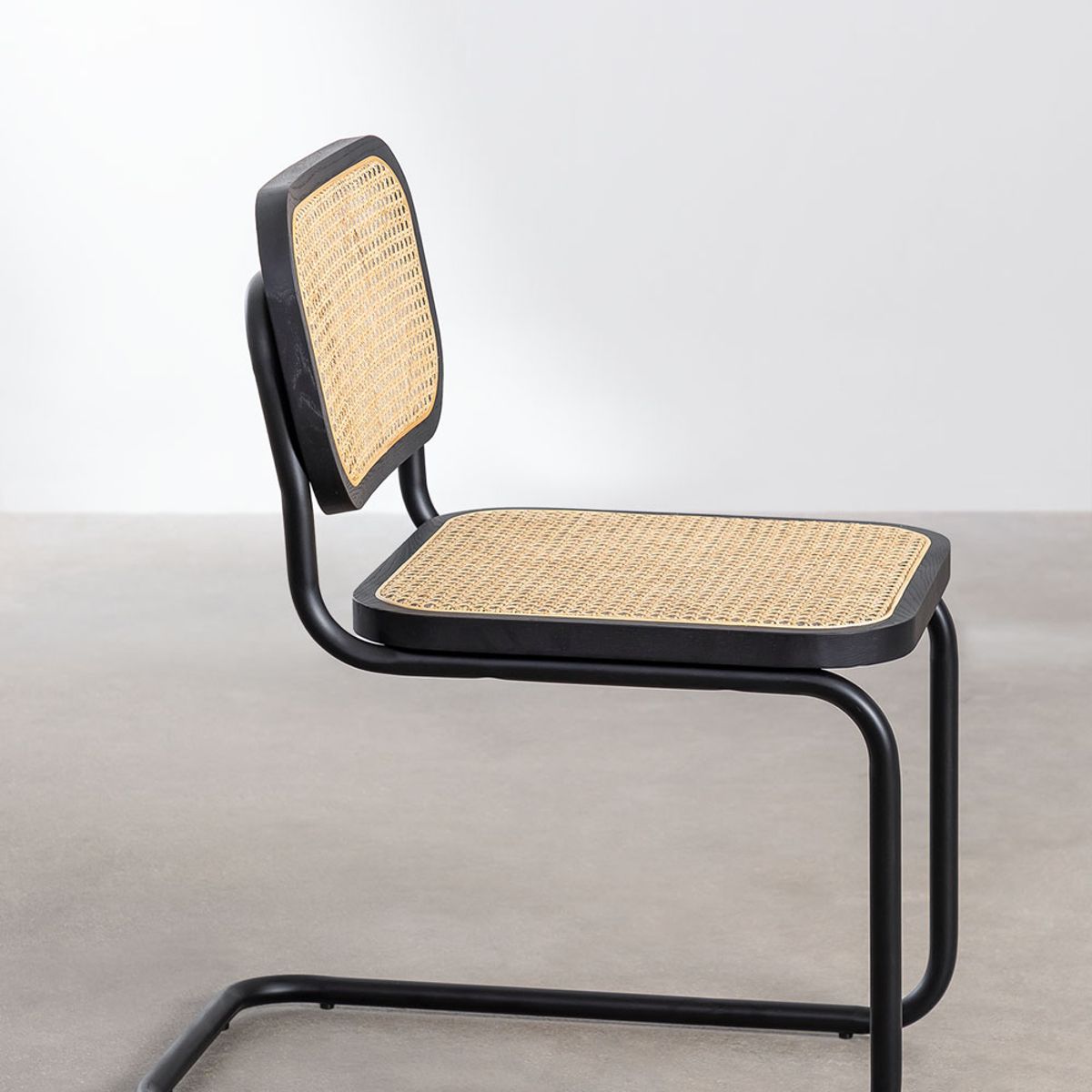 MOBOI - Silla Breuer Negra Madera y Ratán