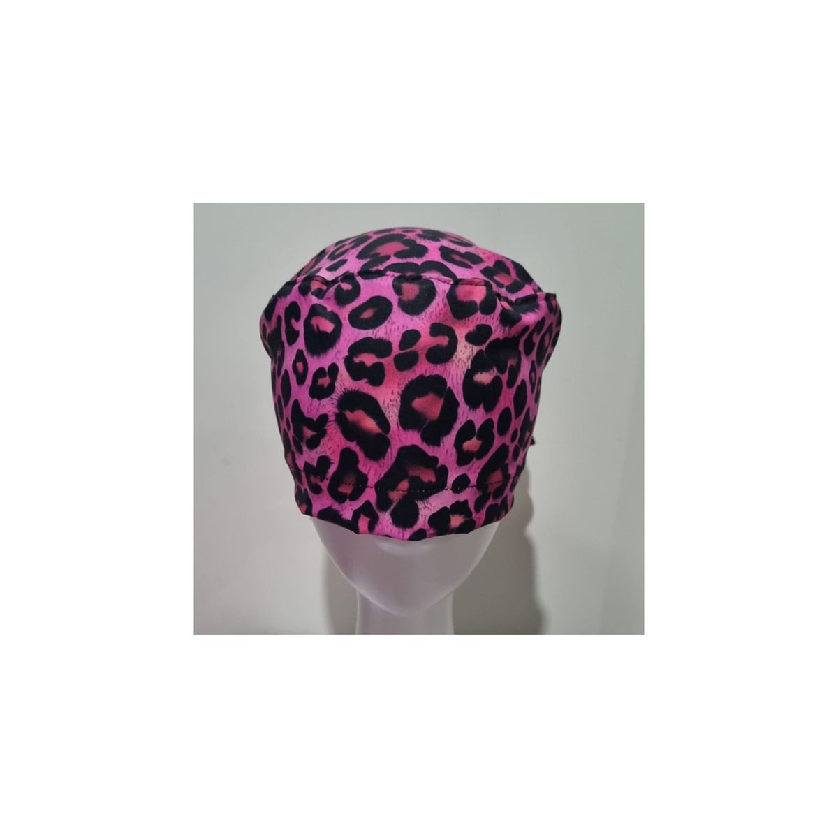 EL ESPACIO DE TOMMY - Gorro Clínico Antifluido Animal Print Fucsia con Negro