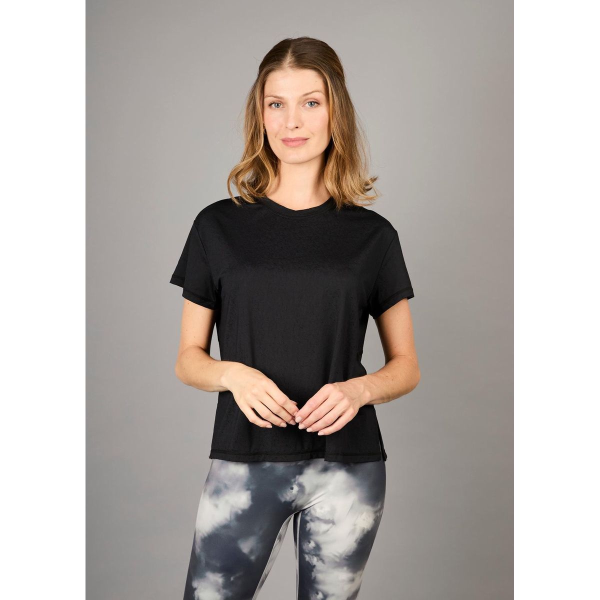 THEA - Polera Manga Corta Hela Black