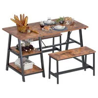 Comedor industrial con repisas y banquetas