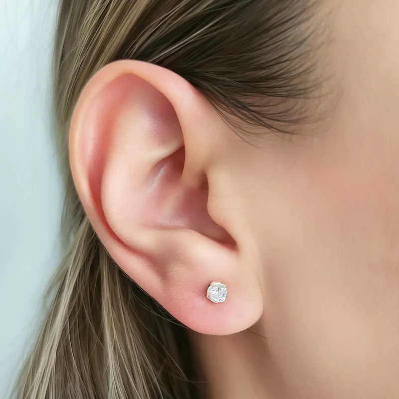 ANDREA COGGIOLA JOYAS - Aros Cuadrado Circón Blanco 4mm Enchapado Oro 18K