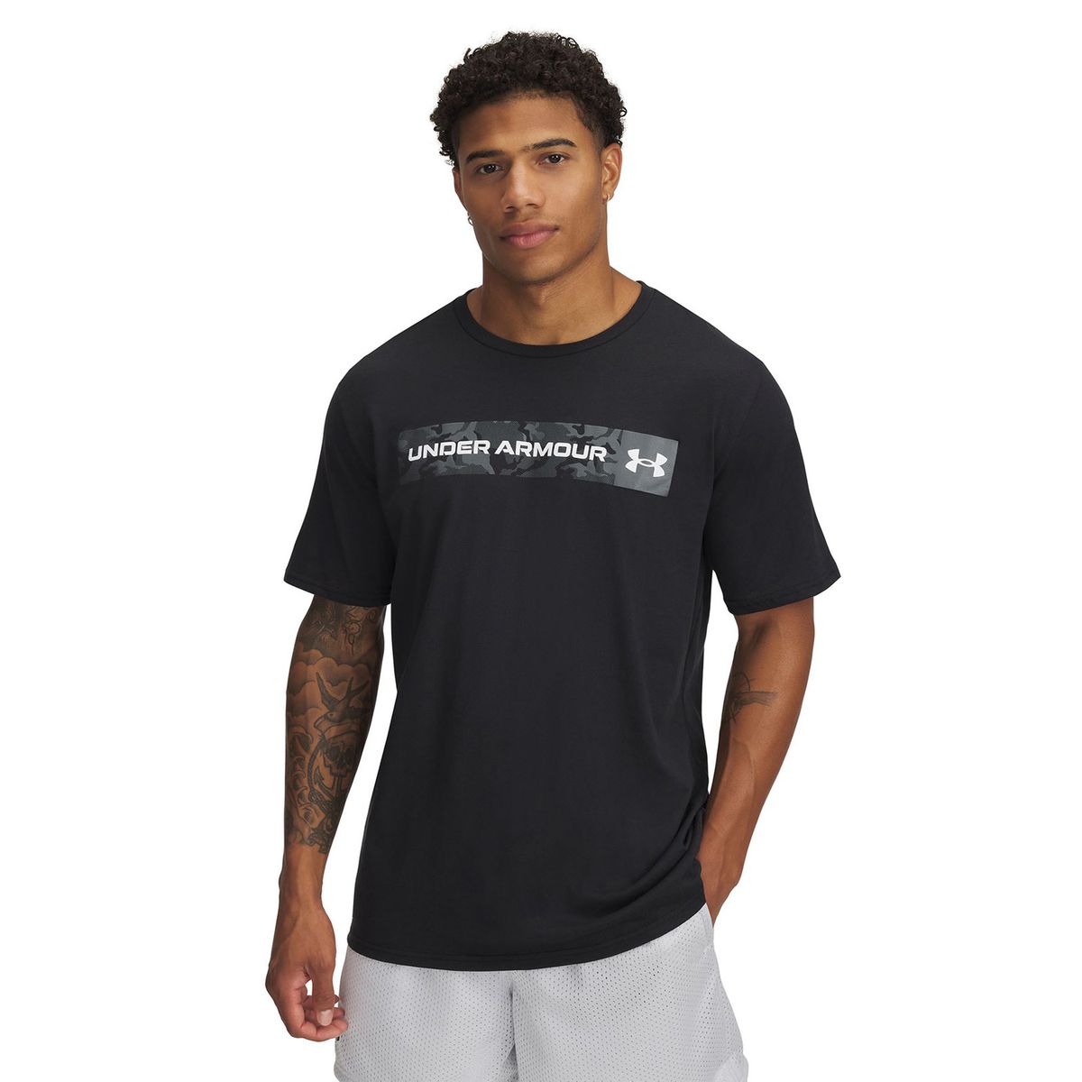 UNDER ARMOUR - Polera Manga Corta Camo Chest Hombre Negro UNDER ARMOUR