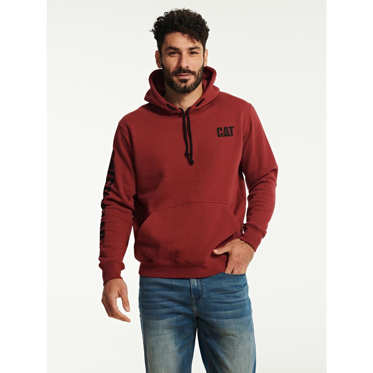 CAT - Polerón Trademark Banner Hombre Burdeo CAT